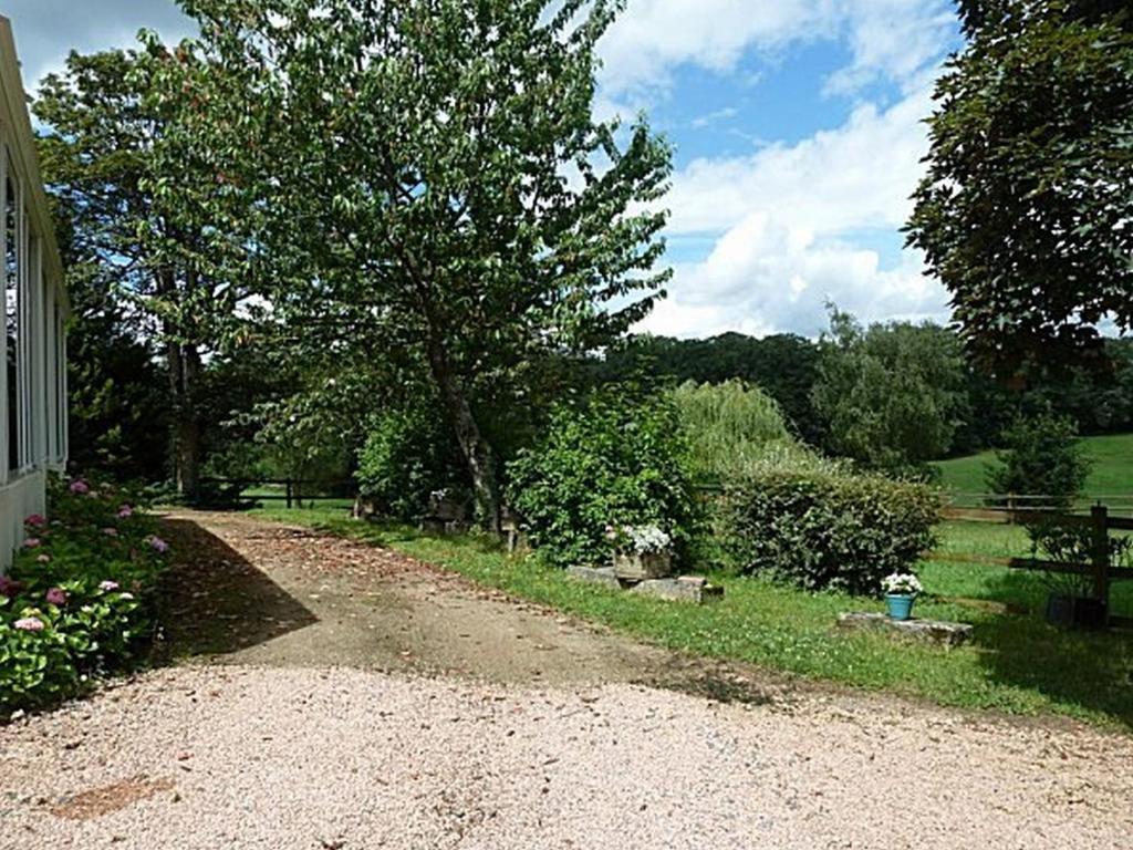 Chambres D'Hotes Du Haras De Coddes Cercy-la-Tour Exteriör bild